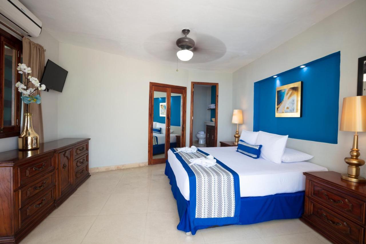 Blue Chairs Beachfront Resort Puerto Vallarta - Adults Only Экстерьер фото