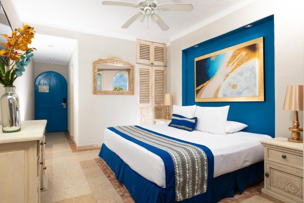 Blue Chairs Beachfront Resort Puerto Vallarta - Adults Only Экстерьер фото