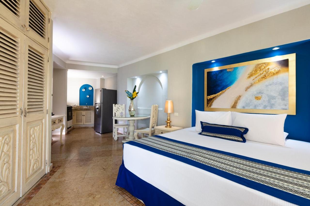 Blue Chairs Beachfront Resort Puerto Vallarta - Adults Only Экстерьер фото