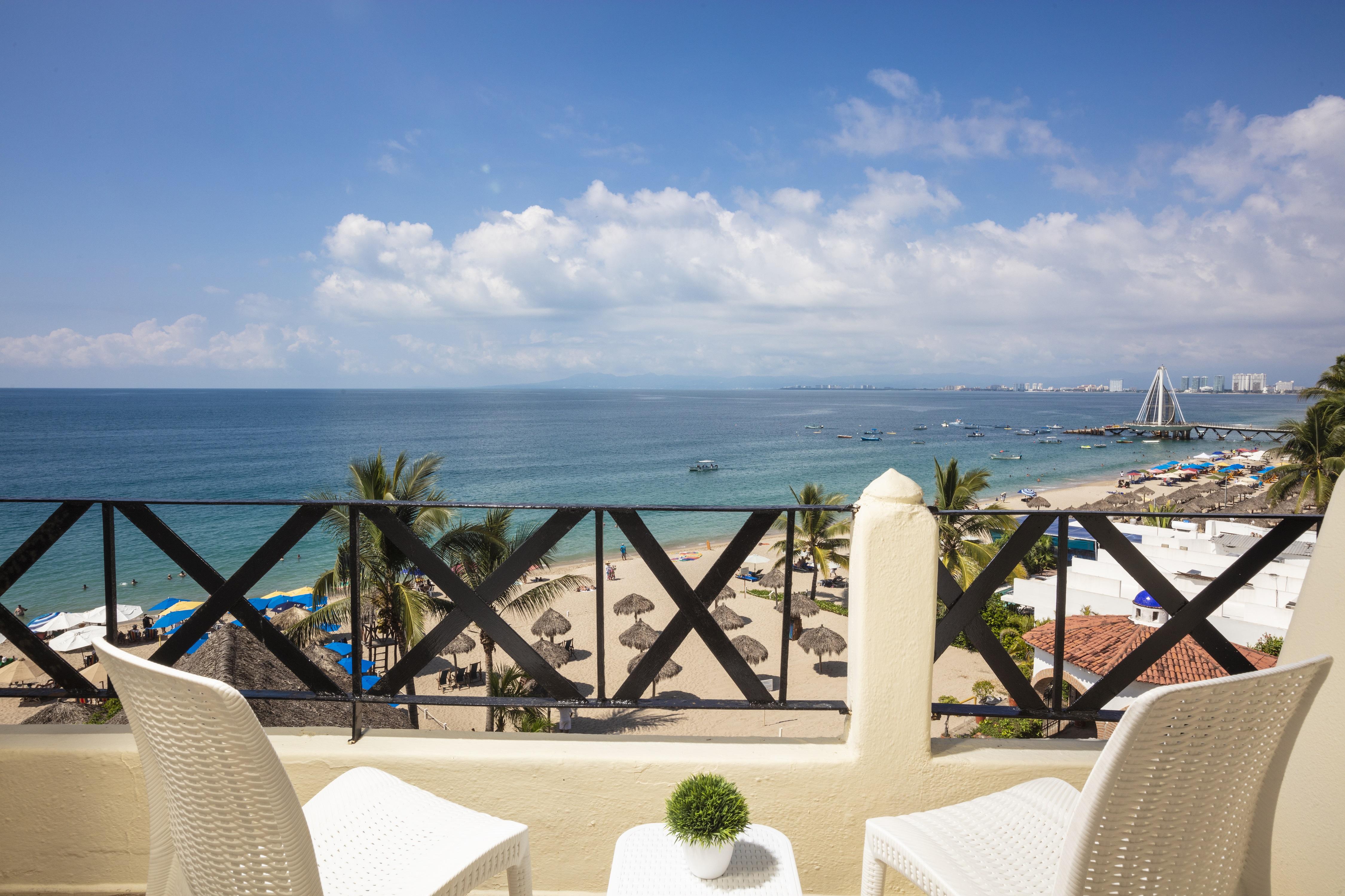Blue Chairs Beachfront Resort Puerto Vallarta - Adults Only Экстерьер фото