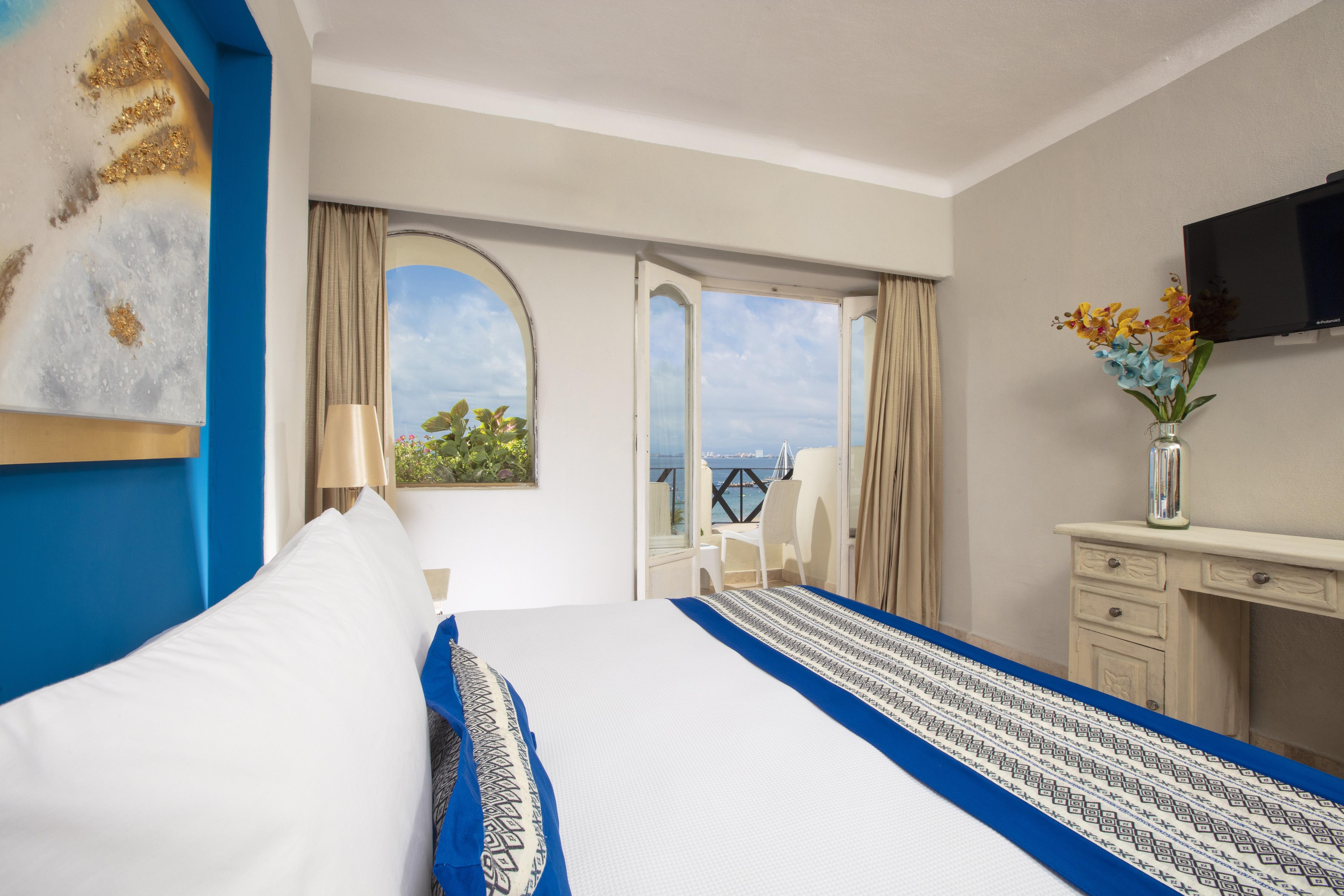 Blue Chairs Beachfront Resort Puerto Vallarta - Adults Only Экстерьер фото