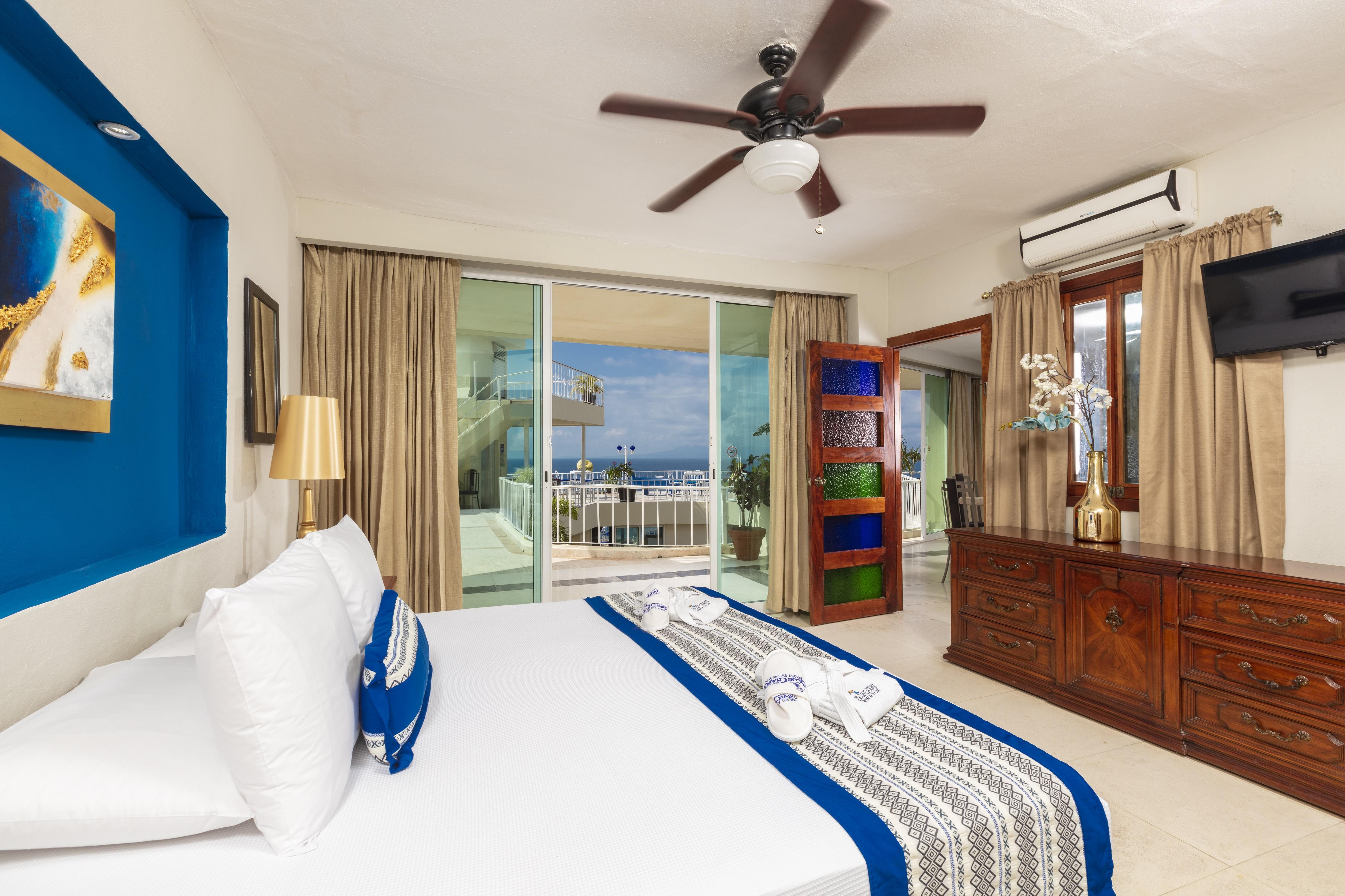 Blue Chairs Beachfront Resort Puerto Vallarta - Adults Only Экстерьер фото