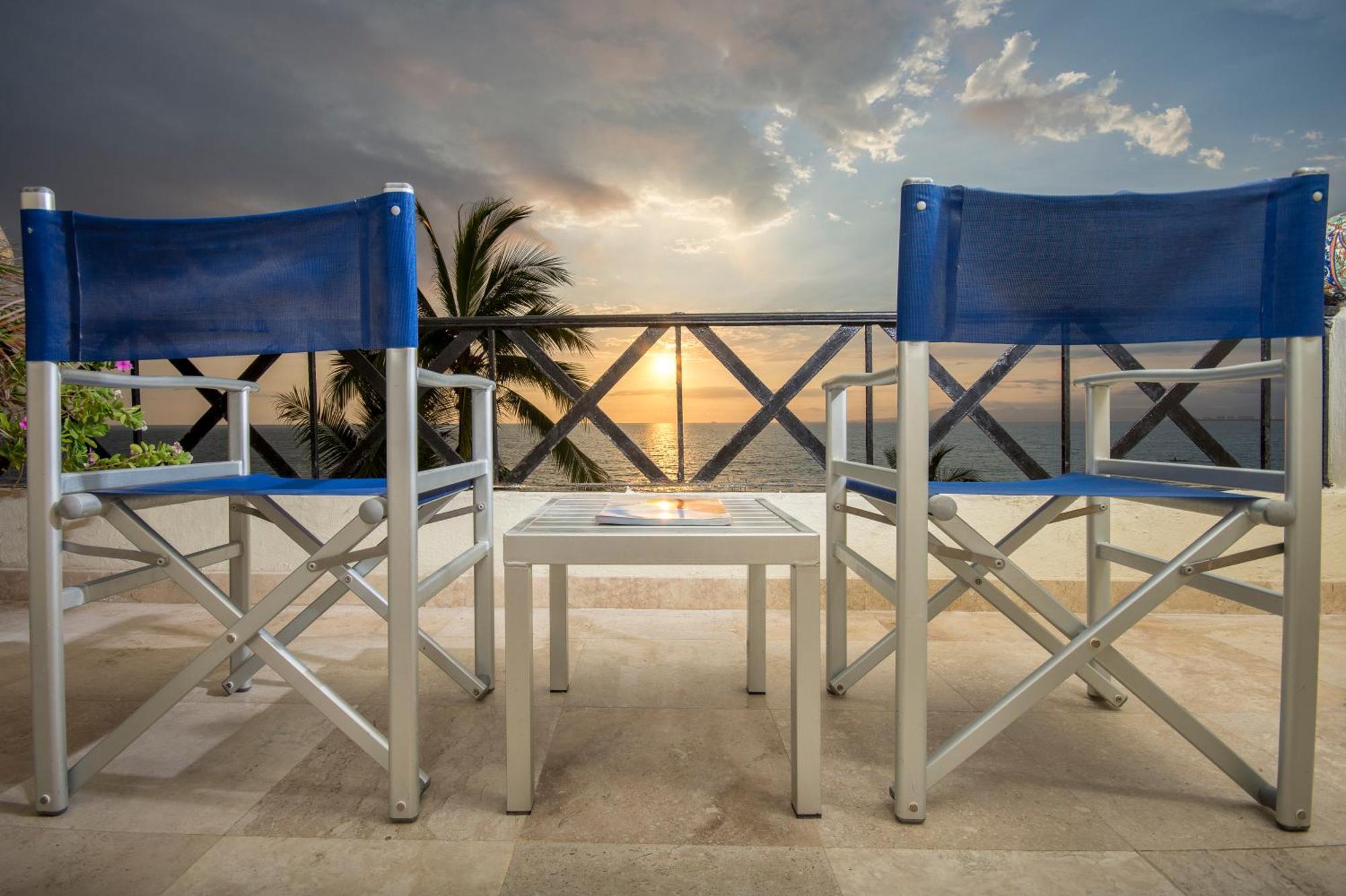 Blue Chairs Beachfront Resort Puerto Vallarta - Adults Only Экстерьер фото